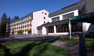 Designové řešení venkovních úprav fasády HOTELU 9 SKAL