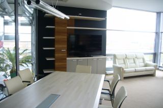 Návrh a realizace interiéru kanceláří AUTOSALONU LOUDA Choťánky - od společnosti DESIGN s.r.o.