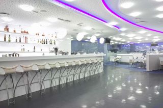 Návrh interiéru restaurace v OC Panorama od DESIGN s.r.o.